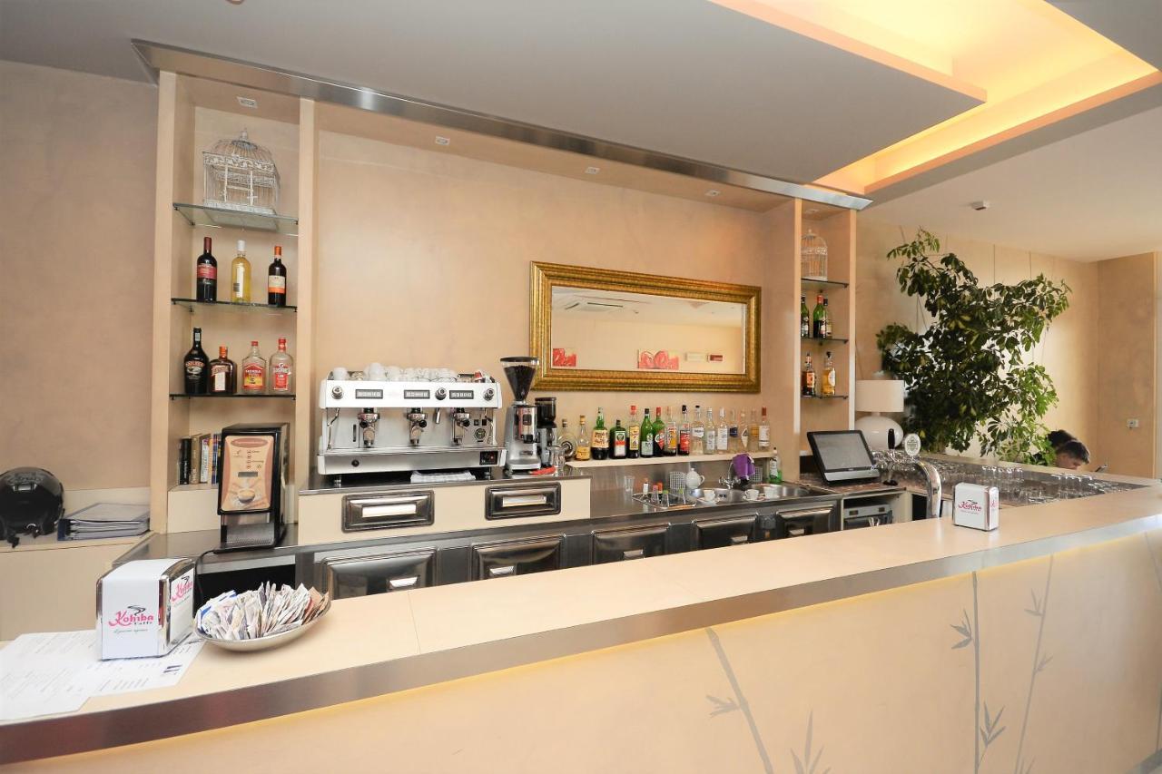 Hotel Cosmopol 체제나티코 외부 사진